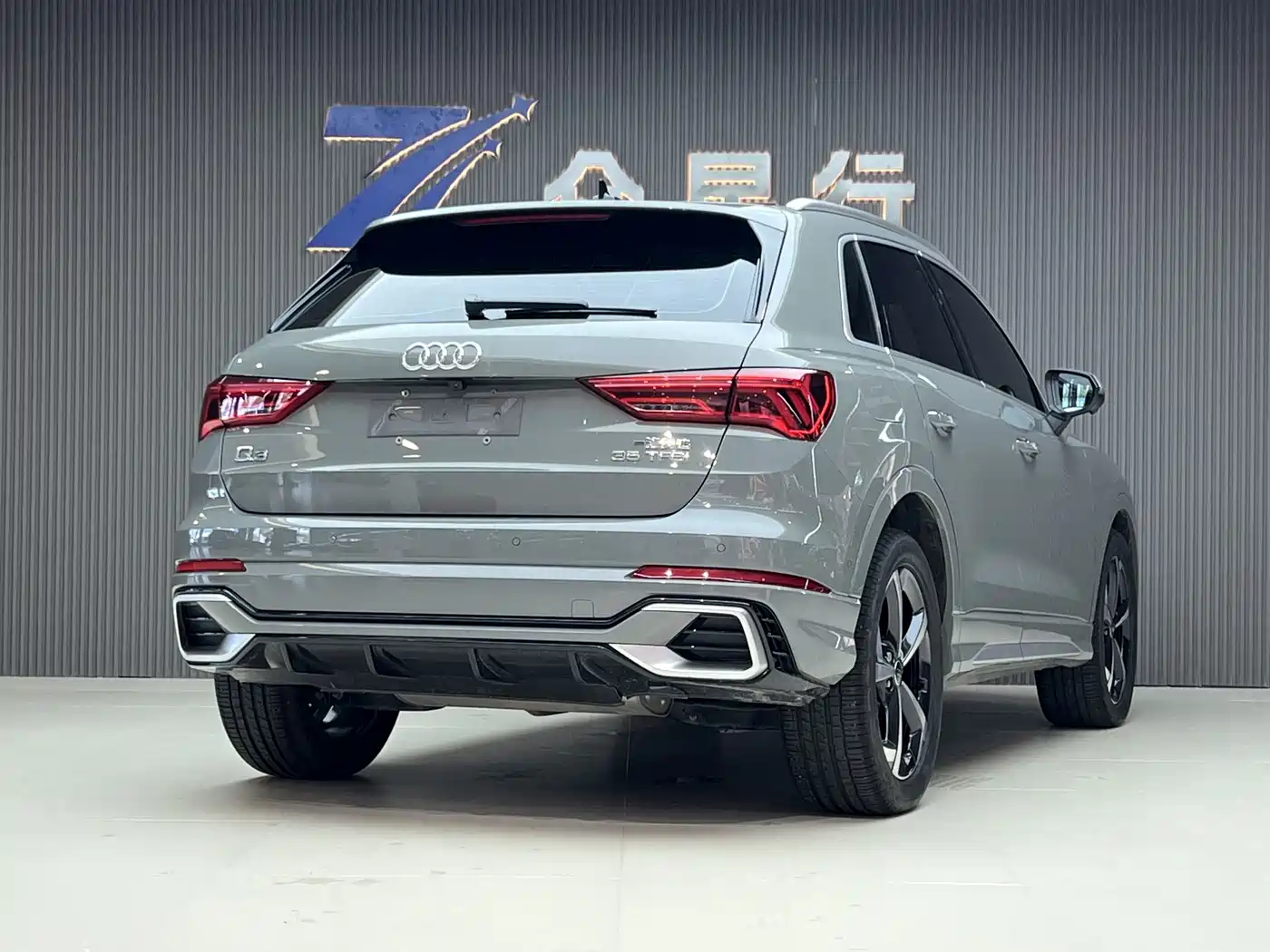 Audi Q3 2022 35 TFSI Fashion Dynamic фото 3
