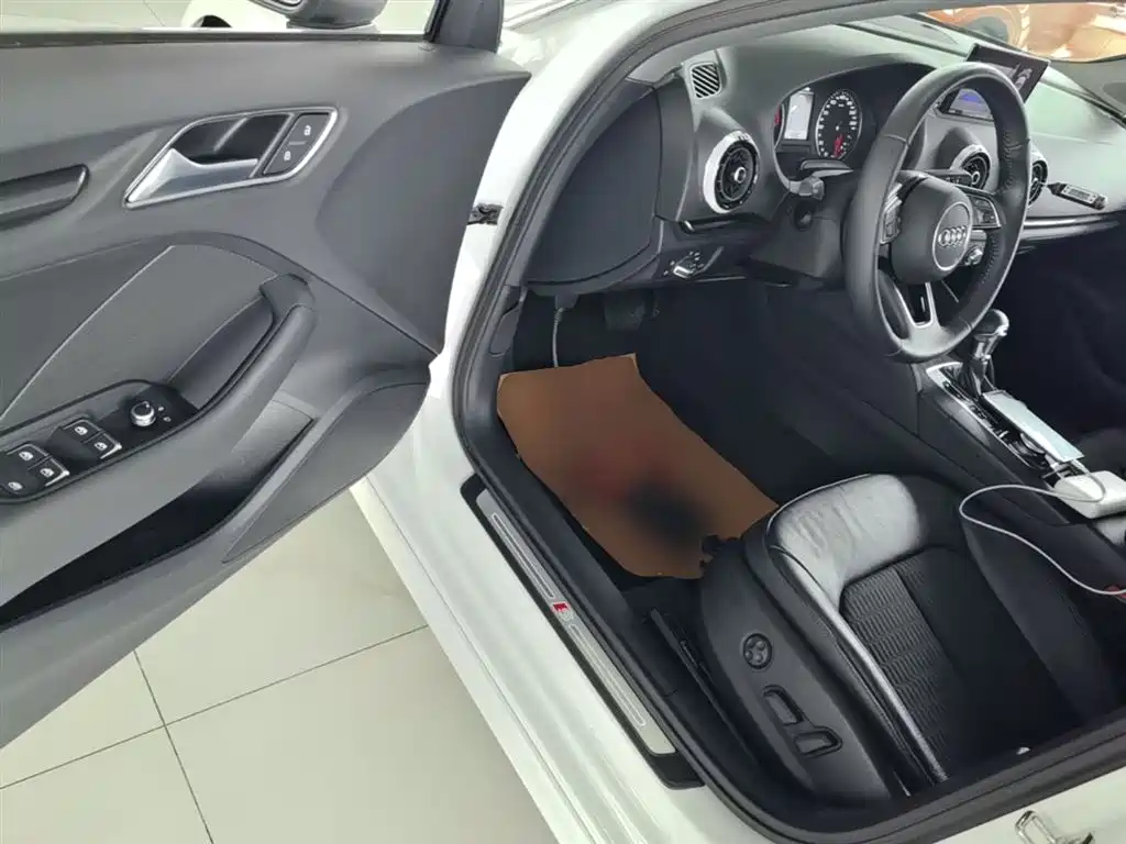 Audi A3 2018 30th Anniversary Sportback 35 TFSI Fashion фото 16