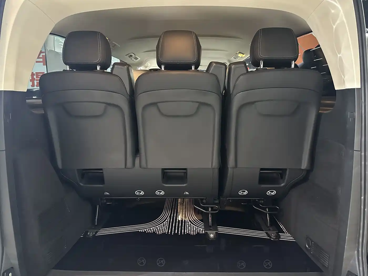 Mercedes-Benz Vito 2023 2.0T Elite 7-Seater фото 16