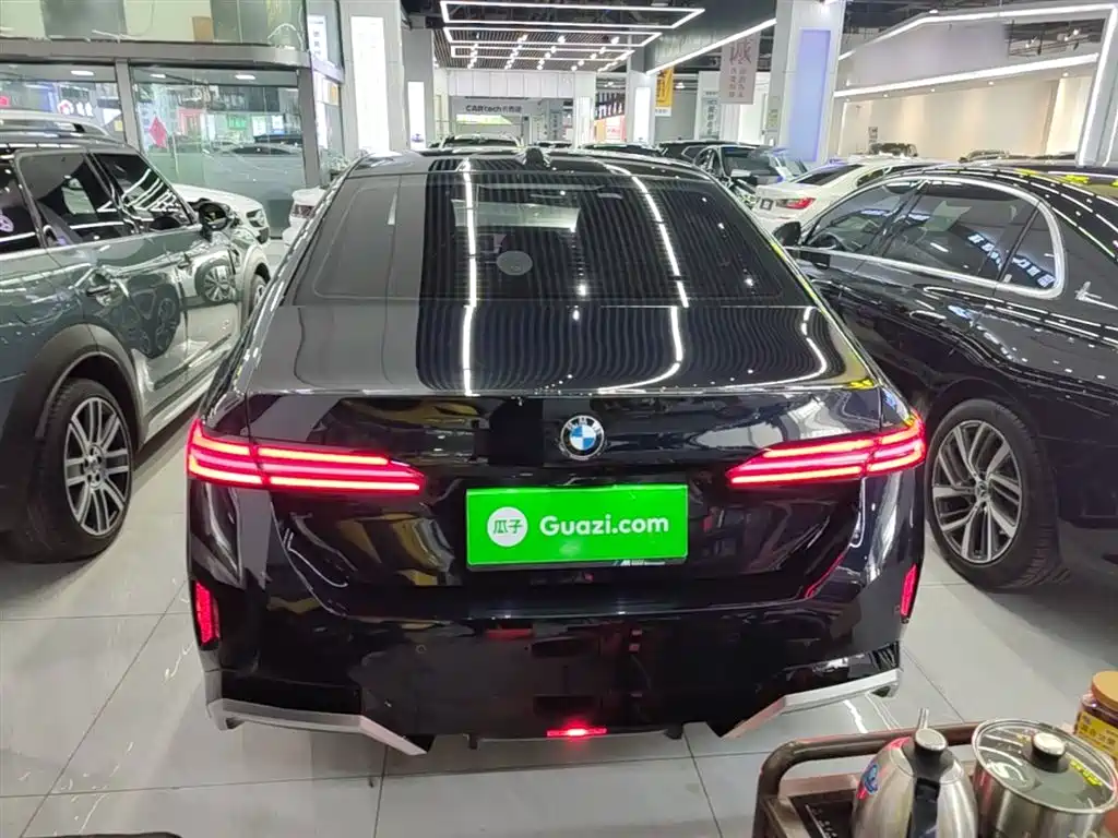 BMW 5 Series 2024 525Li M Sport Package фото 6