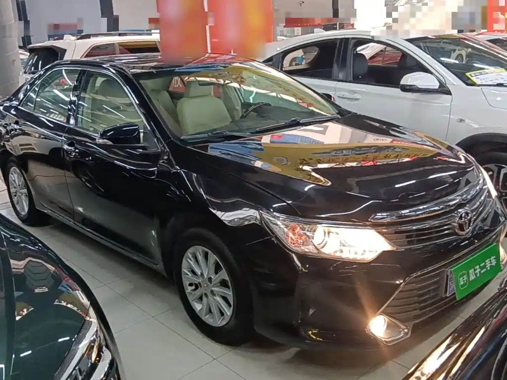 Фото 22 - Toyota Camry