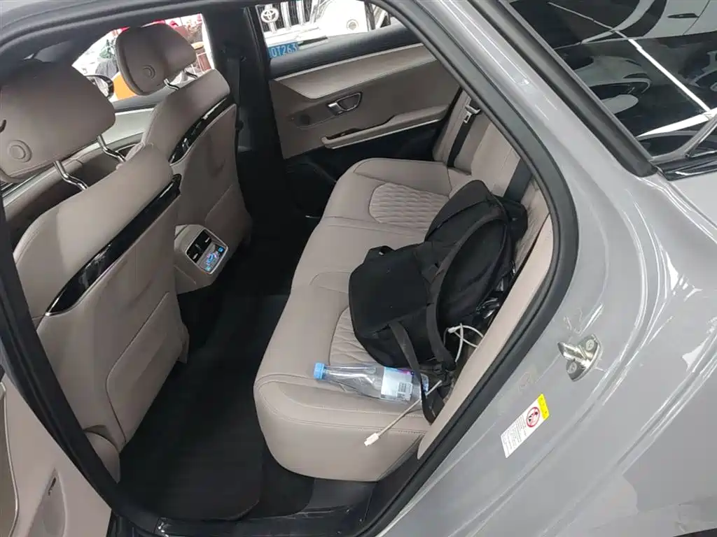 BYD Han 2025 DM-i Smart Drive Edition 125KM Elite фото 17