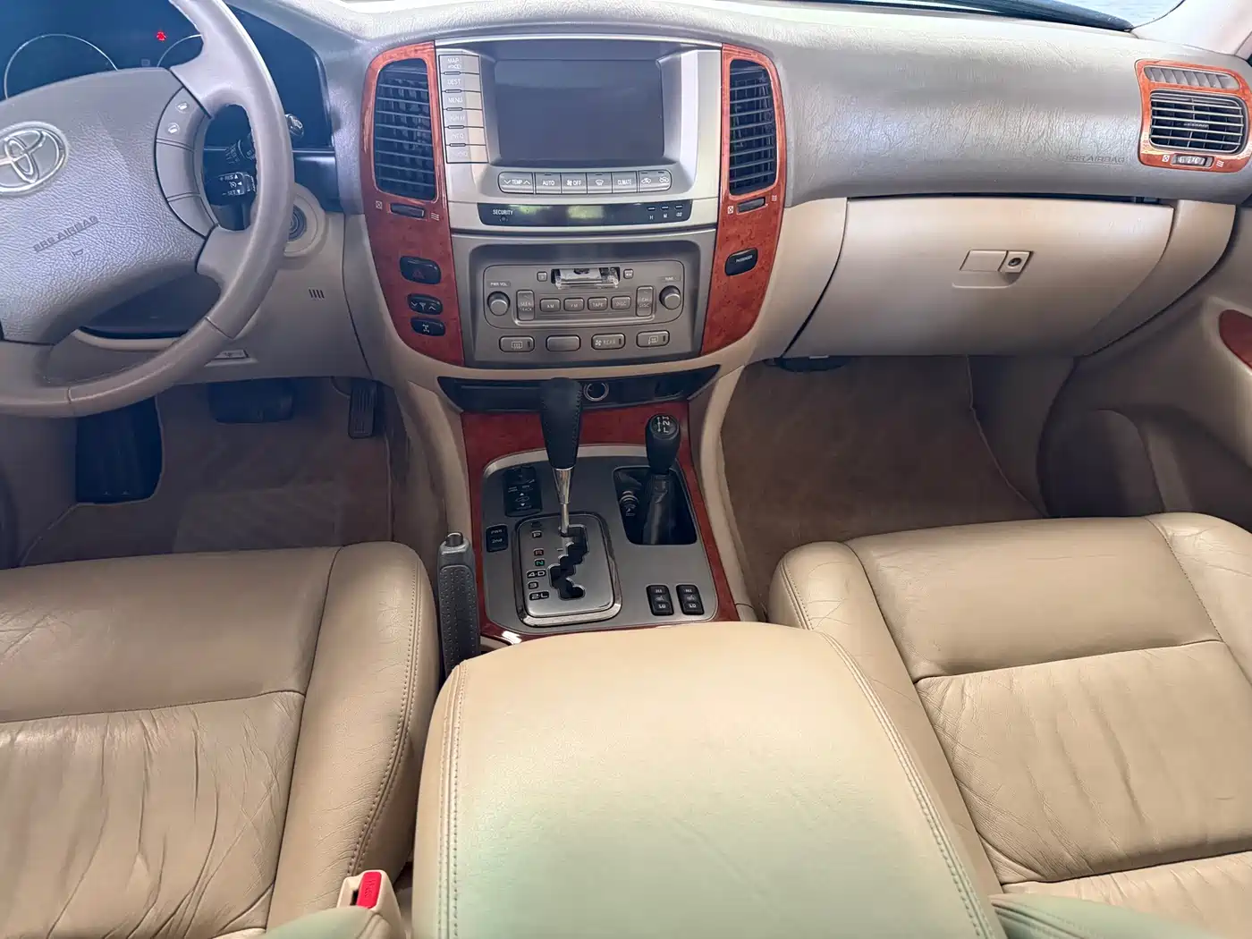 Toyota Land Cruiser 2005 Model 4.7L Automatic VX-R Luxury DVD Edition фото 6