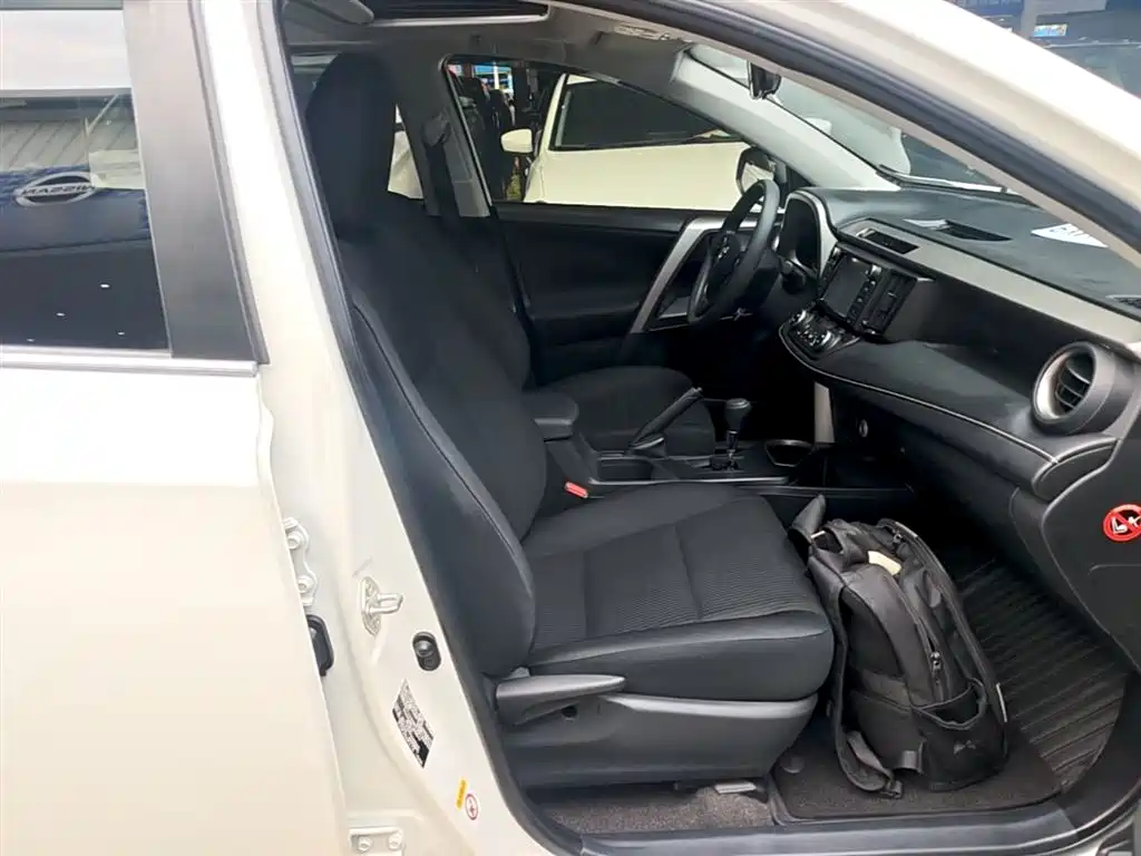 Toyota RAV4 Rongfang 2016 2.0L CVT 2WD Trend (China V) фото 25