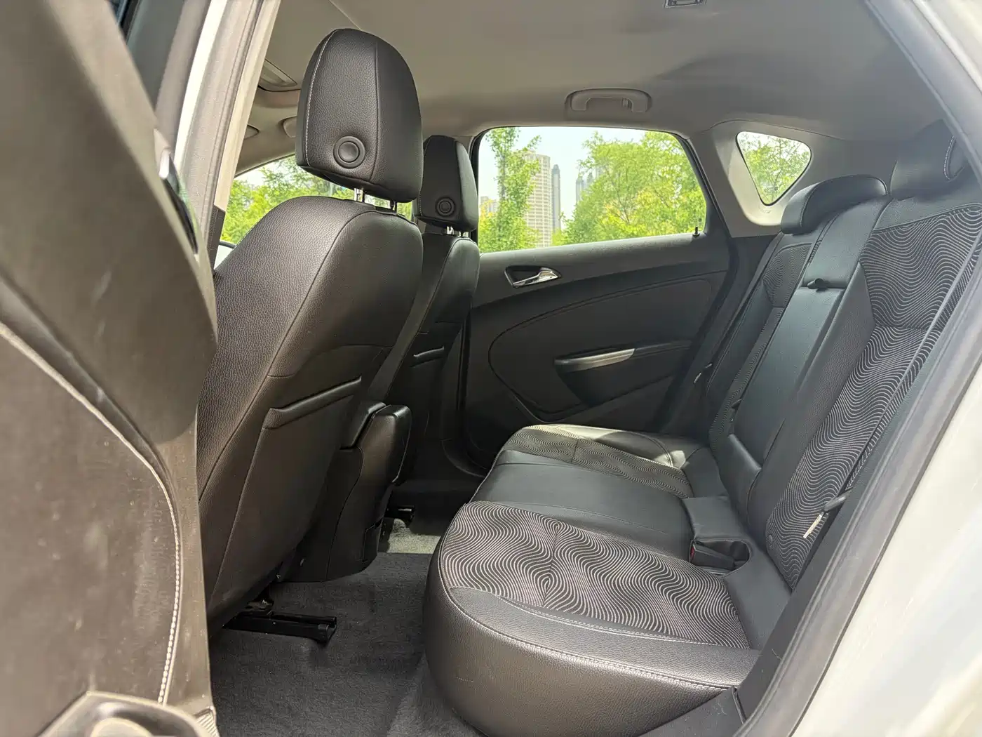 Buick Excelle 2014 XT 1.6L Automatic Fashion фото 5
