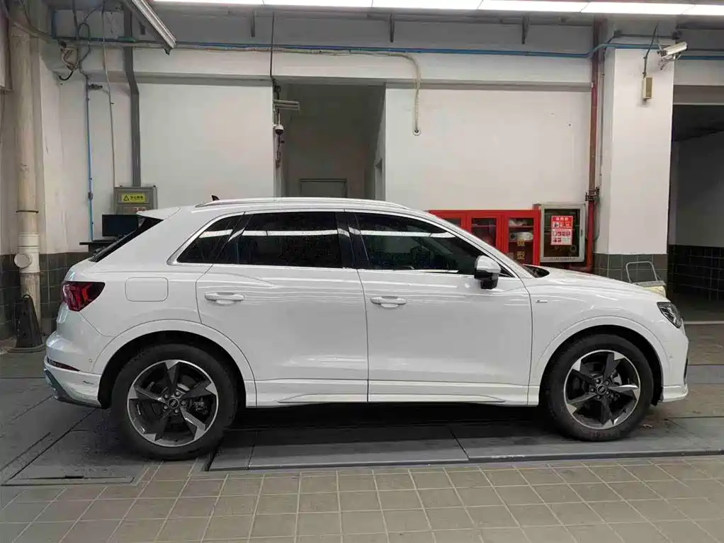 Audi Q3 2023 35 TFSI Fashion Dynamic Model (1.5T) фото 4