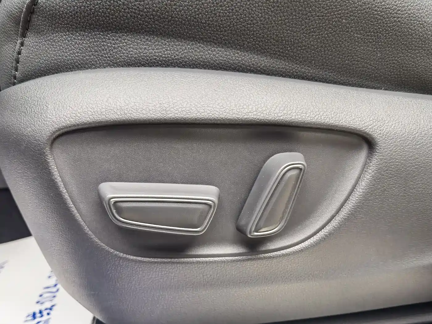 Toyota Sienna 2021 2.5L Hybrid Premium Edition фото 16