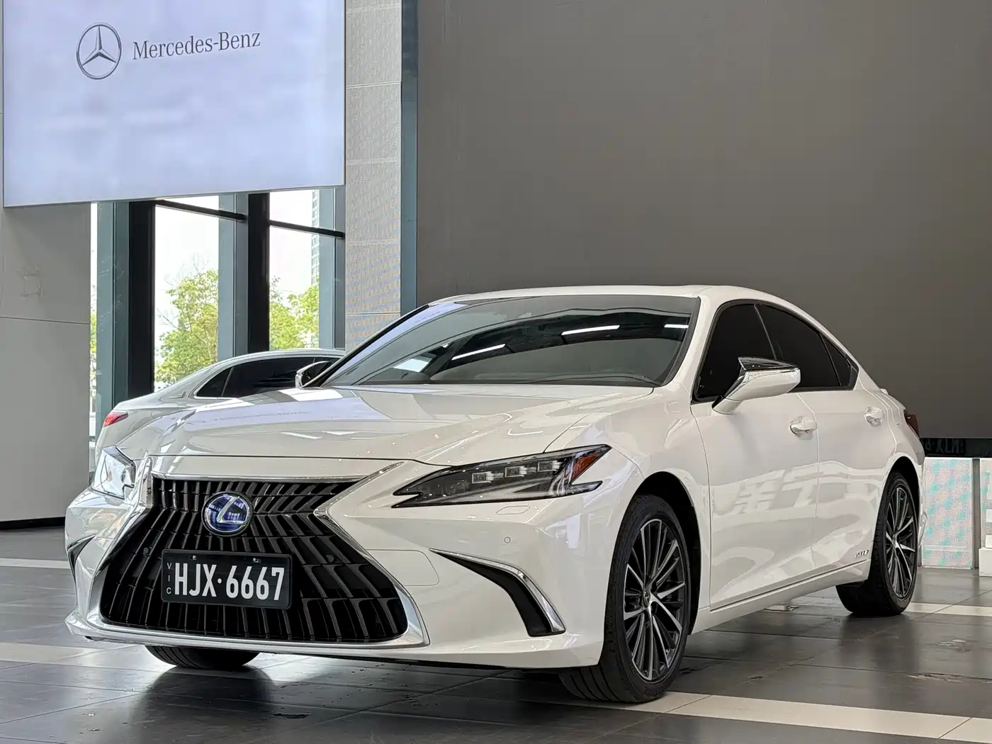 Lexus ES 2021 300h Luxury Edition