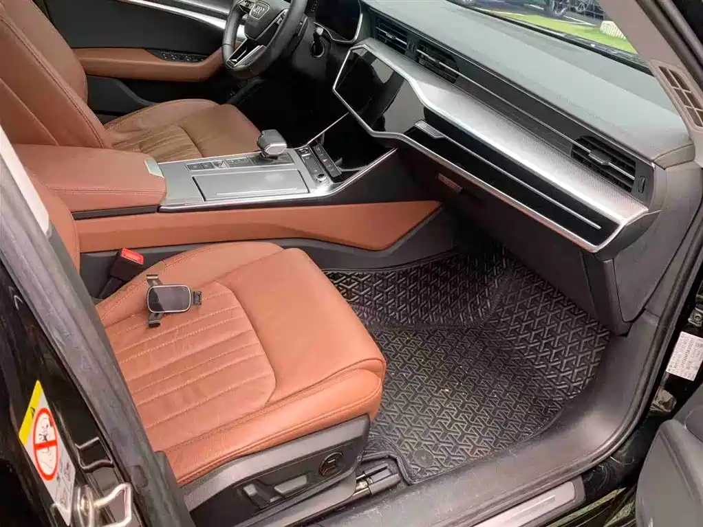 Audi A6L 2021 40 TFSI Luxury Sport фото 6