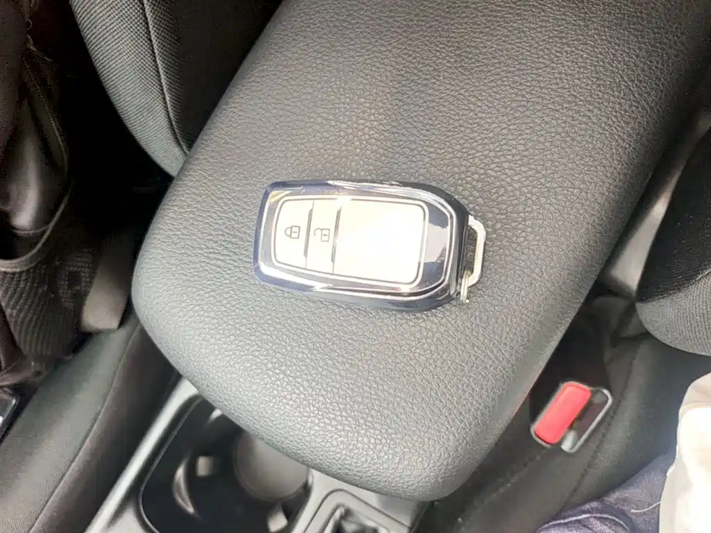 Toyota RAV4 Rongfang 2016 2.0L CVT 2WD Trend (China V) фото 9