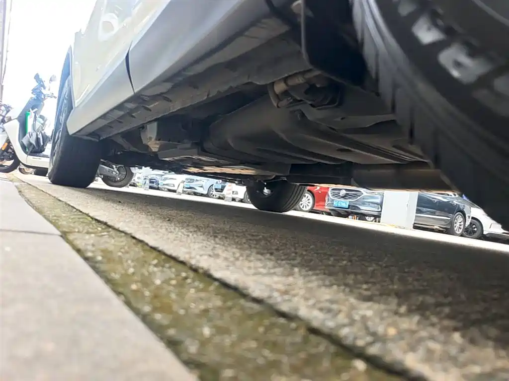 Toyota RAV4 Rongfang 2016 2.0L CVT 2WD Trend (China V) фото 22