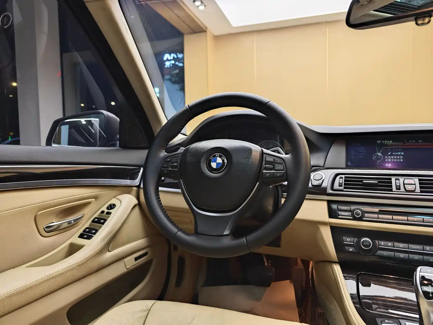 BMW 5 Series (Import) 2013 535i Leading Sport фото 16