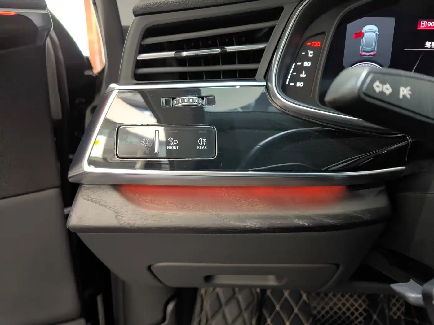 Audi Q8 2022 55 TFSI Luxury Dynamic фото 27