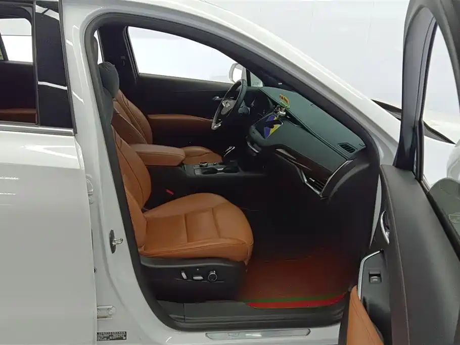Cadillac XT4 2022 28T FWD Premium фото 8