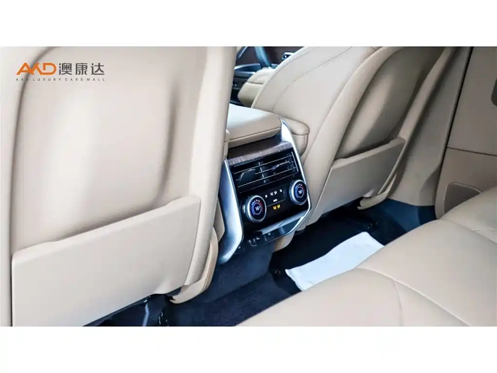 Land Rover Range Rover 2024 3.0 L6 400PS Golden Age Extended 7-Seater фото 10