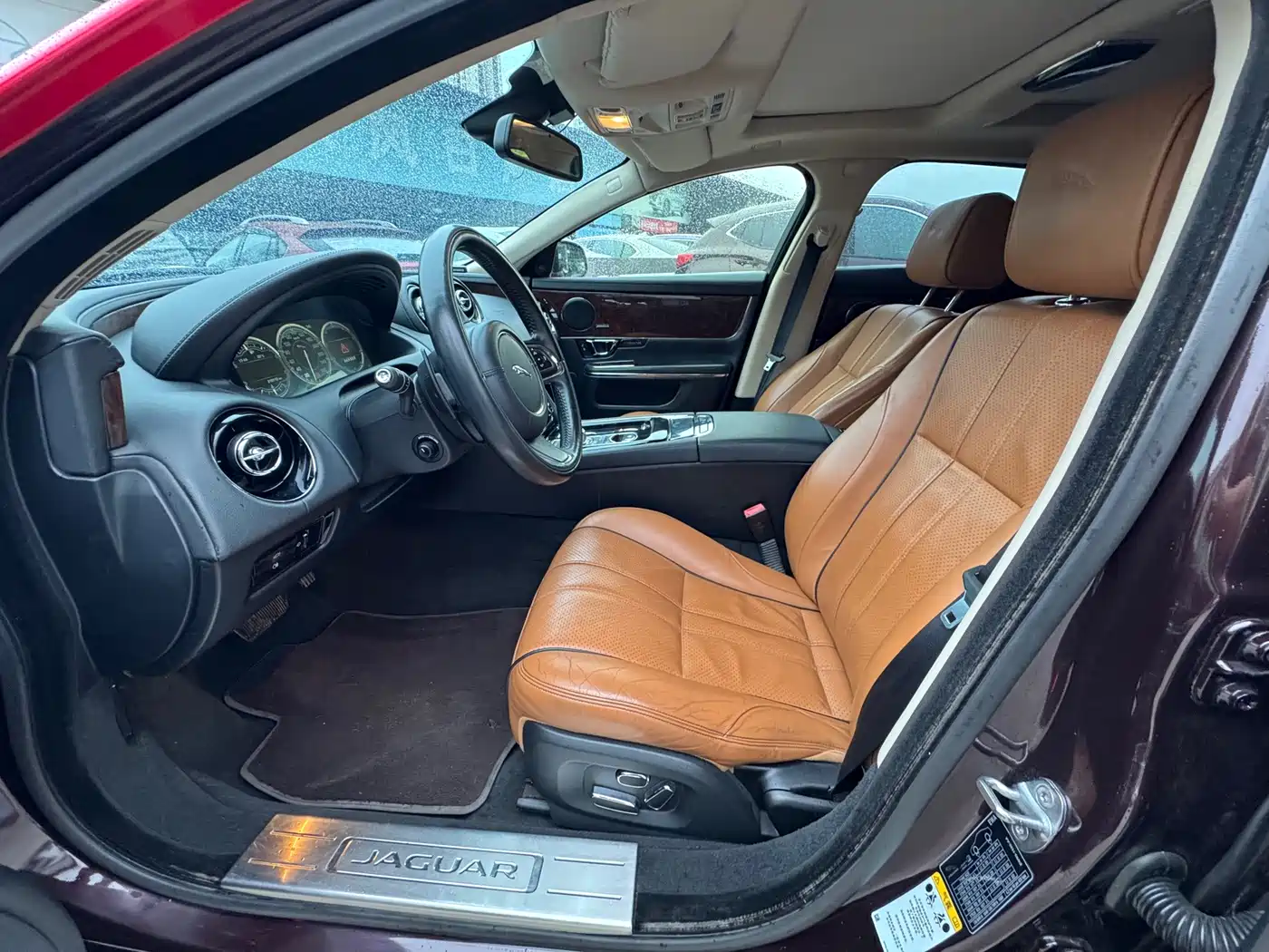Photo 4 - Jaguar XJ