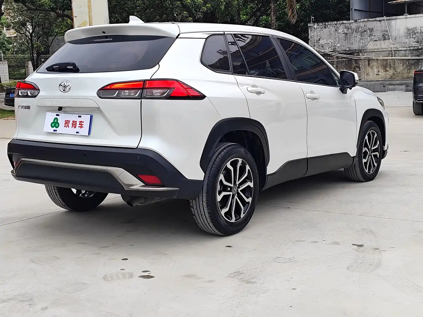 Toyota Frontlander 2023 2.0L CVT Luxury Edition фото 6