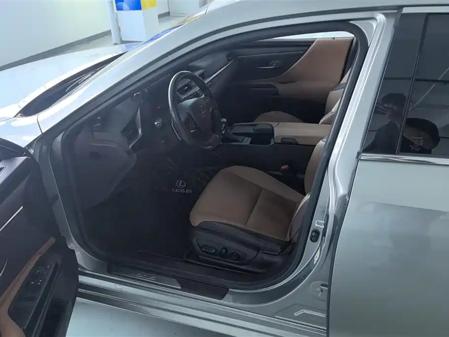Lexus ES 2018 200 Excellence Edition (China VI) фото 9