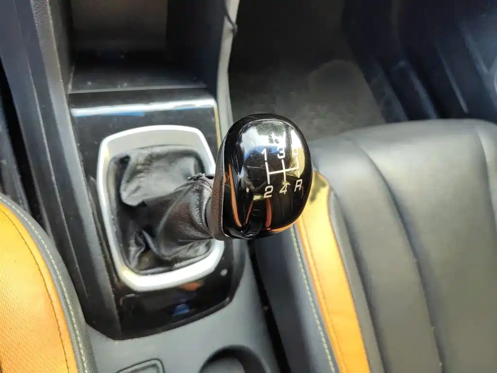 Baojun 310 2017 2016 1.2L Manual Luxury Type