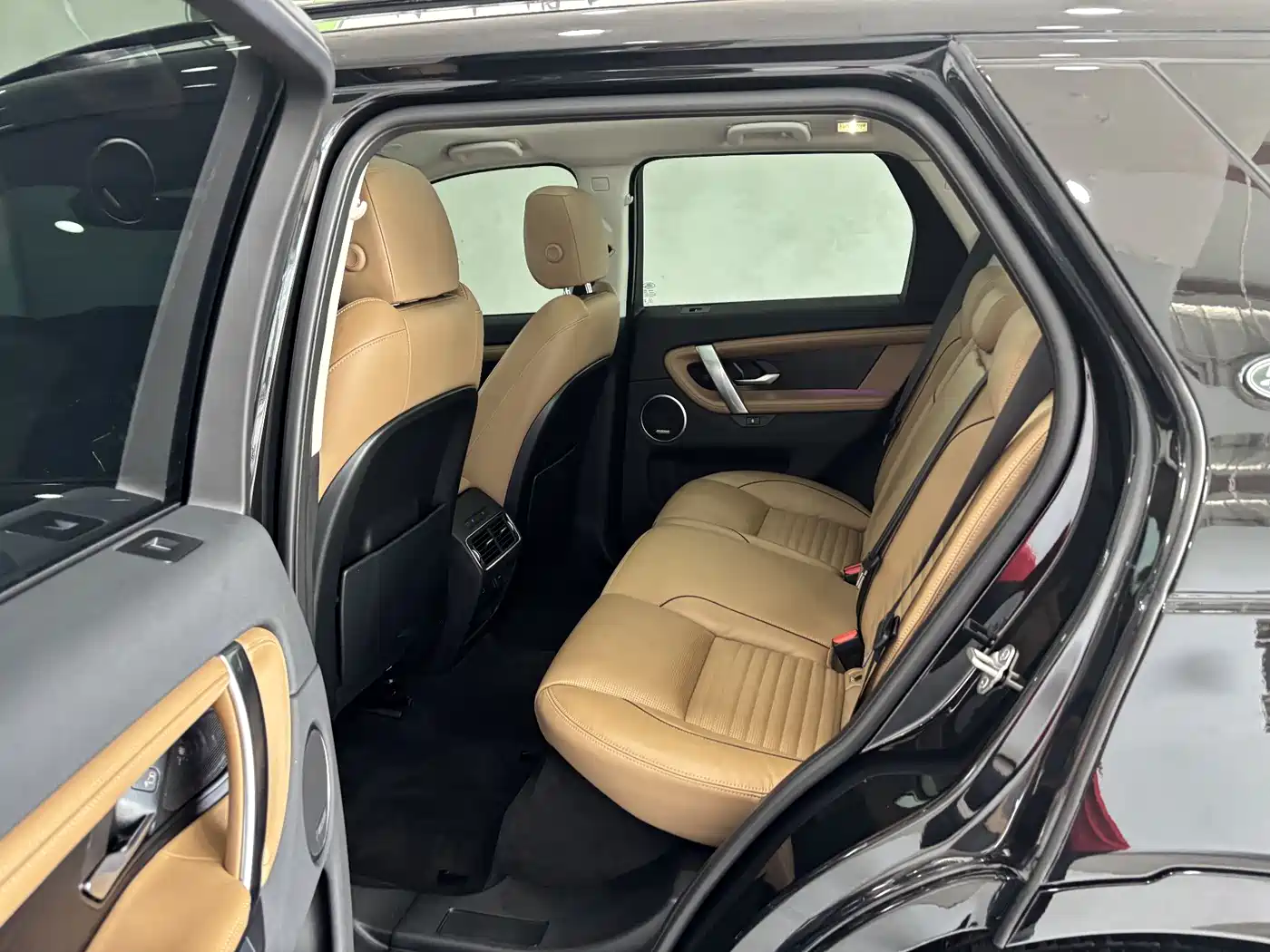 Land Rover Discovery Sport 2025 249PS Exploration Special Edition фото 22