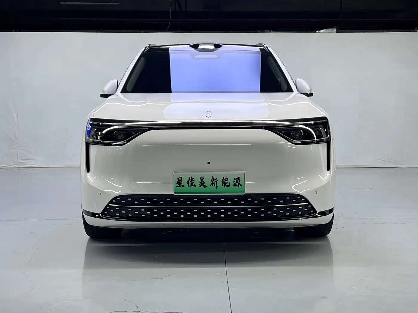 AITO Wenjie AITO M8 2025 Range Extender Max+ Edition 53.4kWh 5-seater фото 2