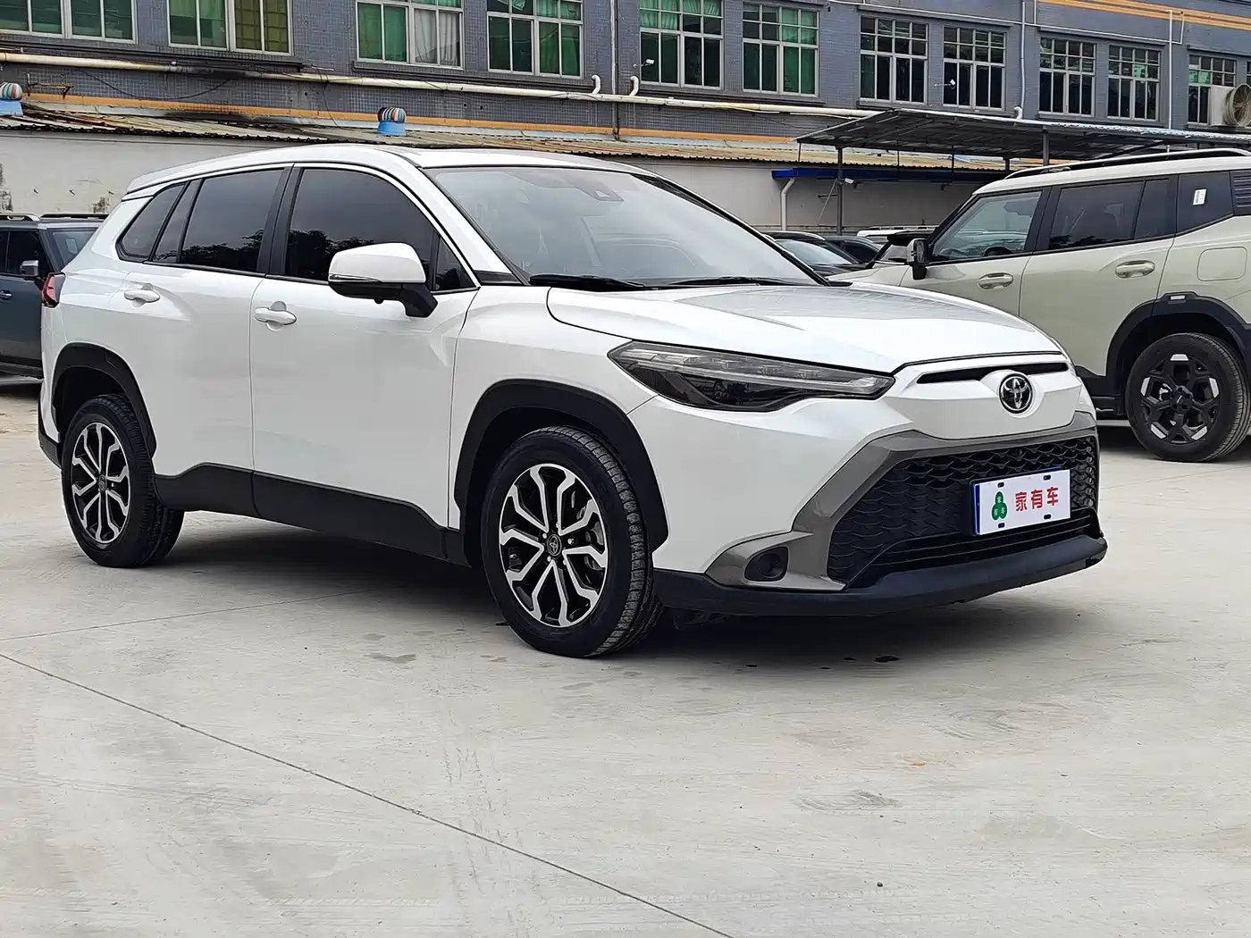 Toyota Frontlander 2023 2.0L CVT Luxury Edition фото 3