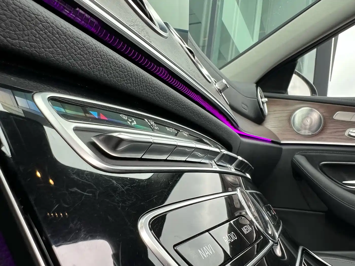 Mercedes-Benz E-Class 2016 E 300 L Fashion Type фото 42