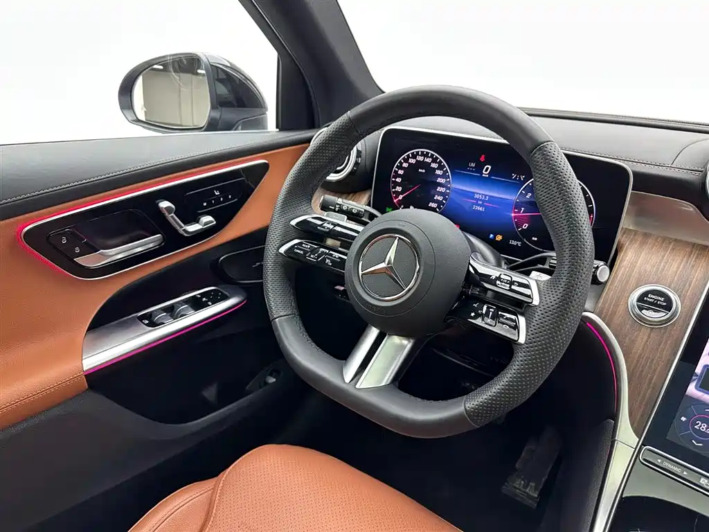 MERCEDES-BENZ GLC