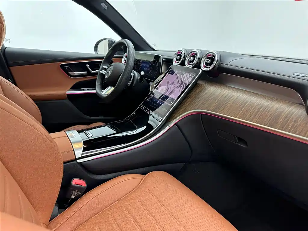 MERCEDES-BENZ GLC