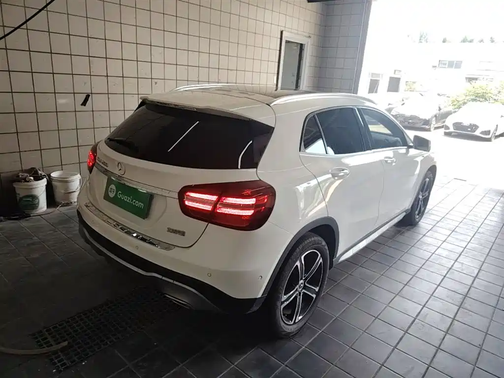 Mercedes-Benz GLA 2018 GLA 200 Fashion фото 7