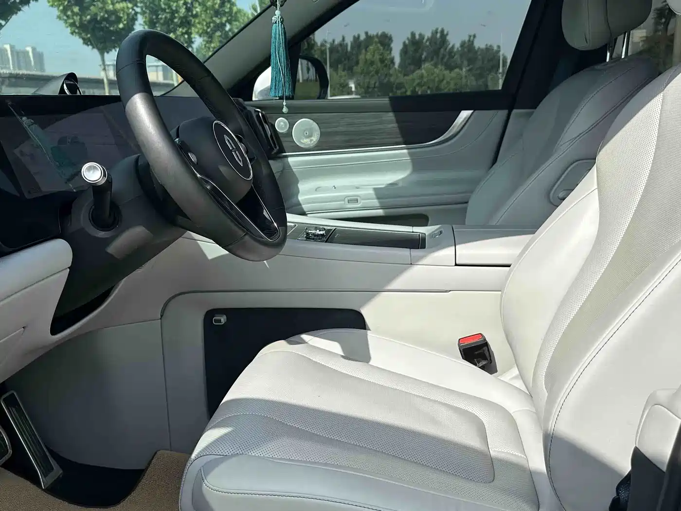 AITO Wenjie AITO M9 2024 Extended Range Ultra 42kWh 6-Seater фото 5