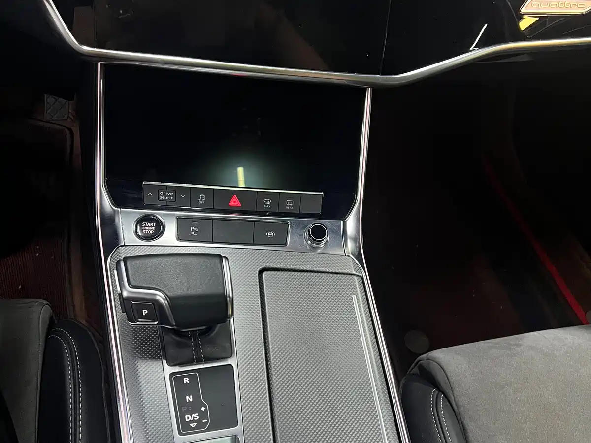 Audi A6L 2021 45 TFSI quattro Exclusive Sport фото 9