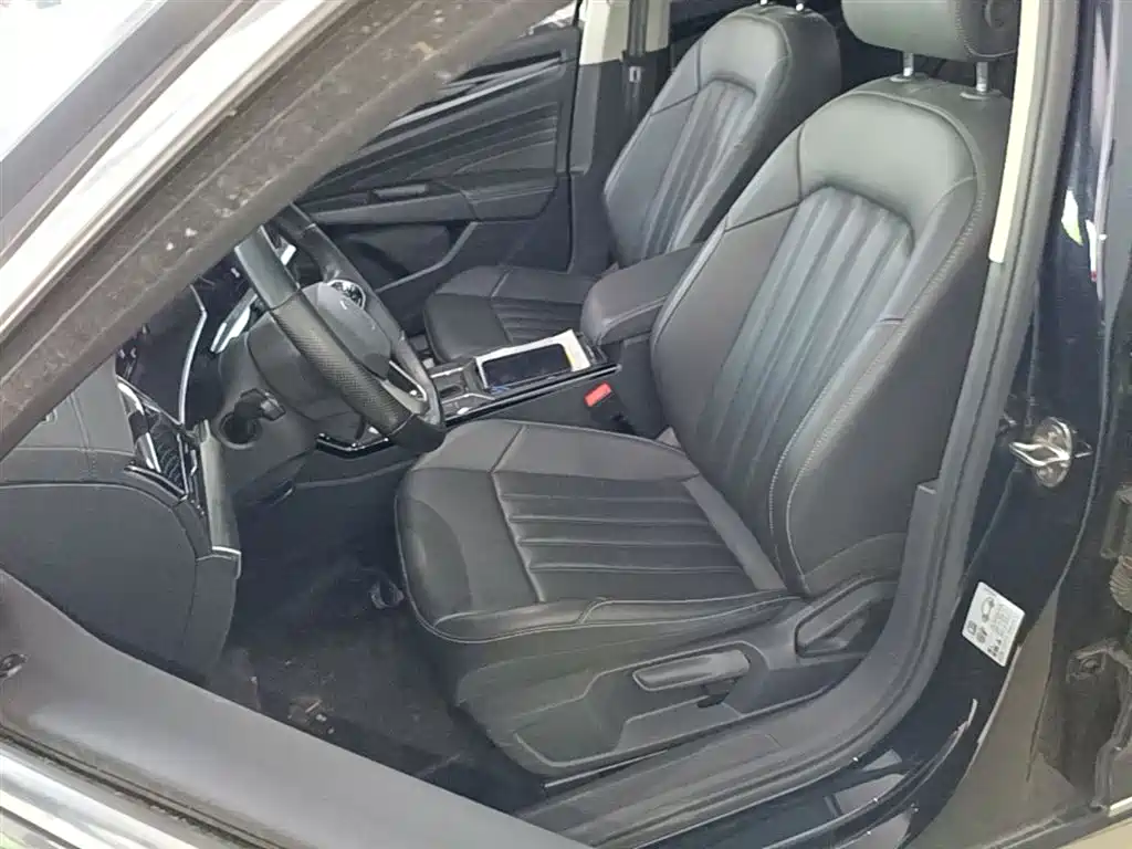 Volkswagen Passat 2023 Facelift 280TSI Business Edition фото 15