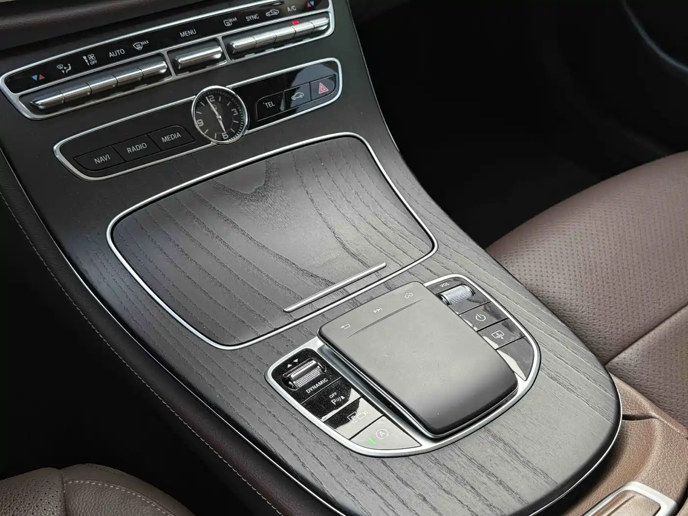Mercedes-Benz E-Class 2020 Facelift E 300 L Sport Exclusive фото 19