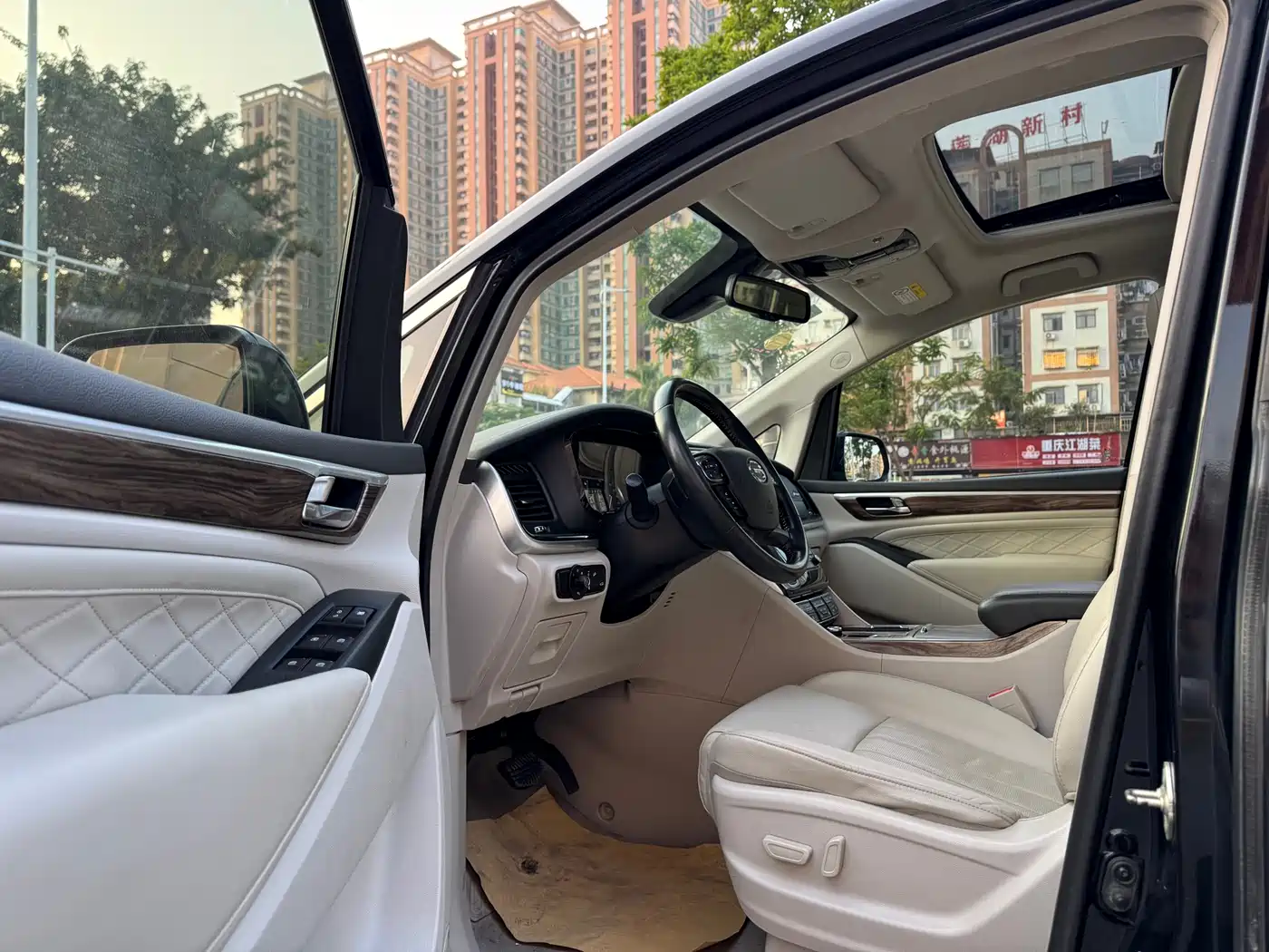 GAC Trumpchi Trumpchi M8 2018 320T Premium Edition фото 9