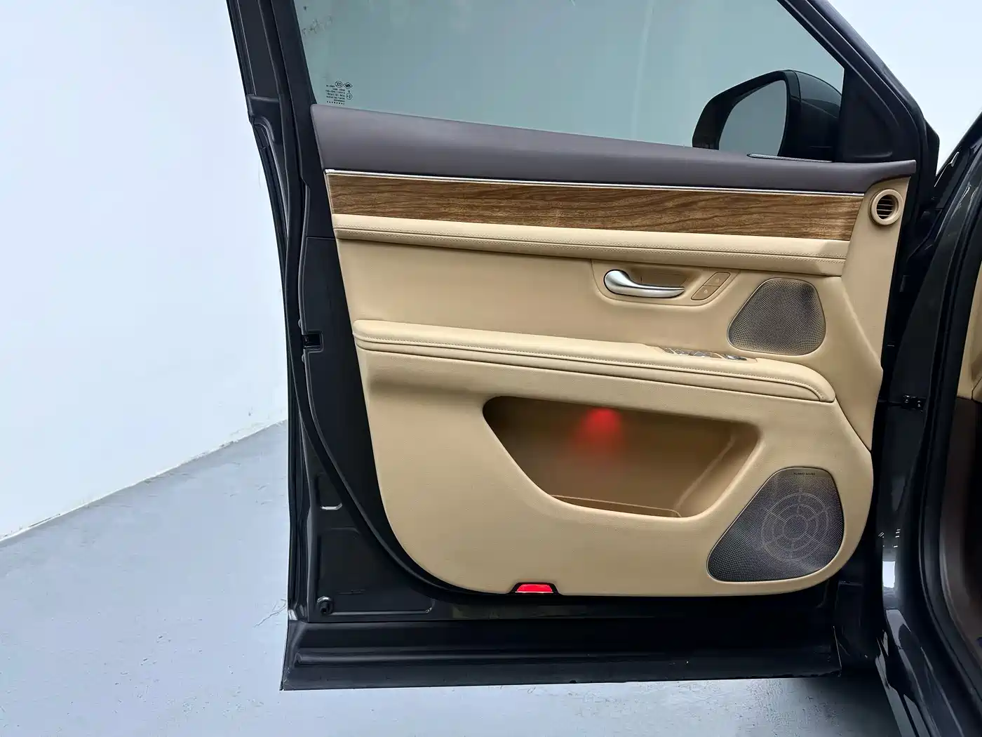 AITO Wenjie AITO M7 2024 1.5T Smart AWD Max Edition 5-Seater фото 8