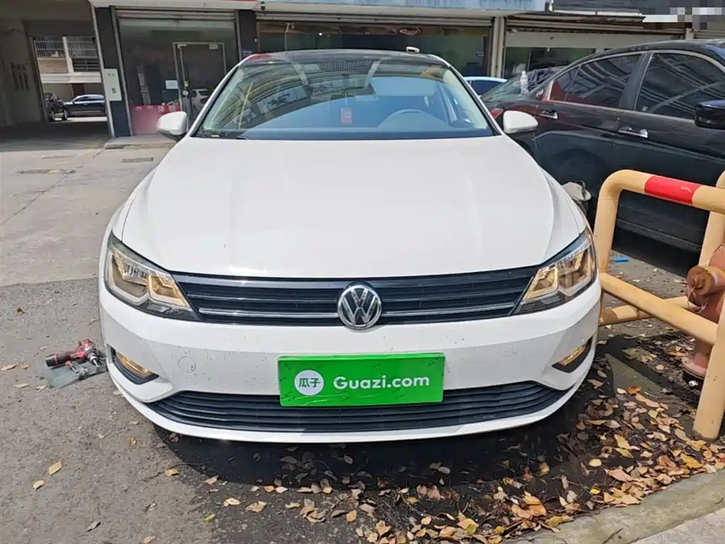 Volkswagen Lamando 2017 230TSI DSG Trend Edition фото 3