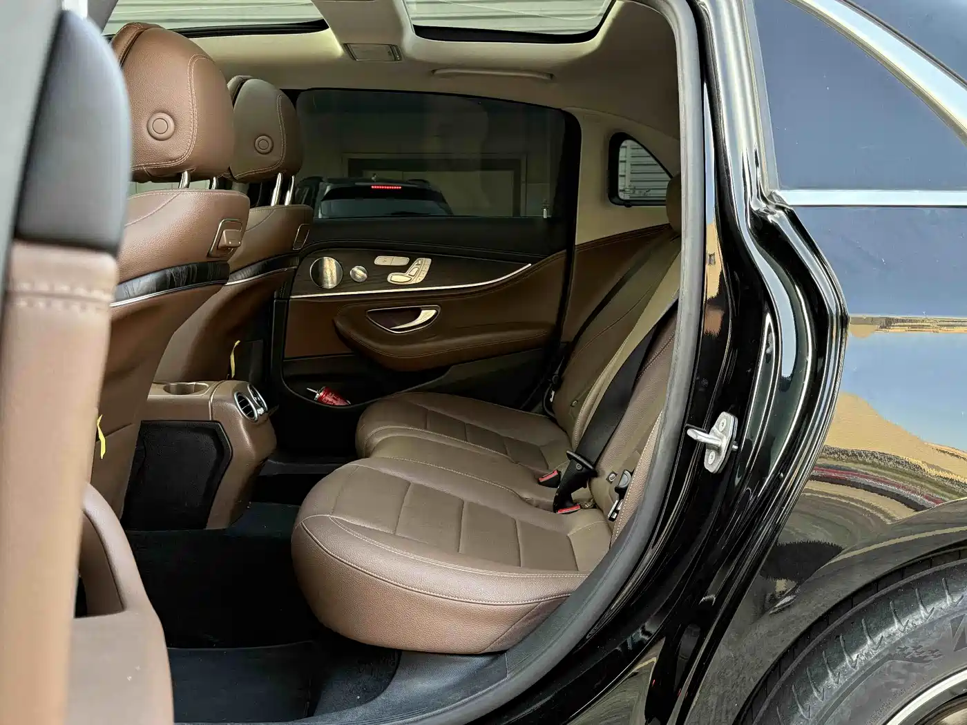 Mercedes-Benz E-Class 2020 Facelift E 300 L Sport Exclusive фото 22