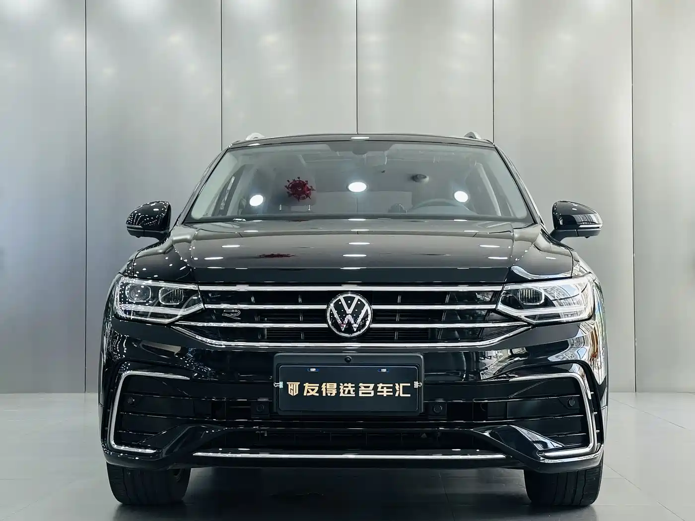 Volkswagen Tiguan L 2024 330TSI Automatic 2WD R-Line Premium Enjoyment Edition фото 3