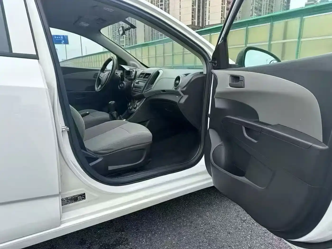 Chevrolet Aveo 2013 2011 Sedan 1.4L MT SL