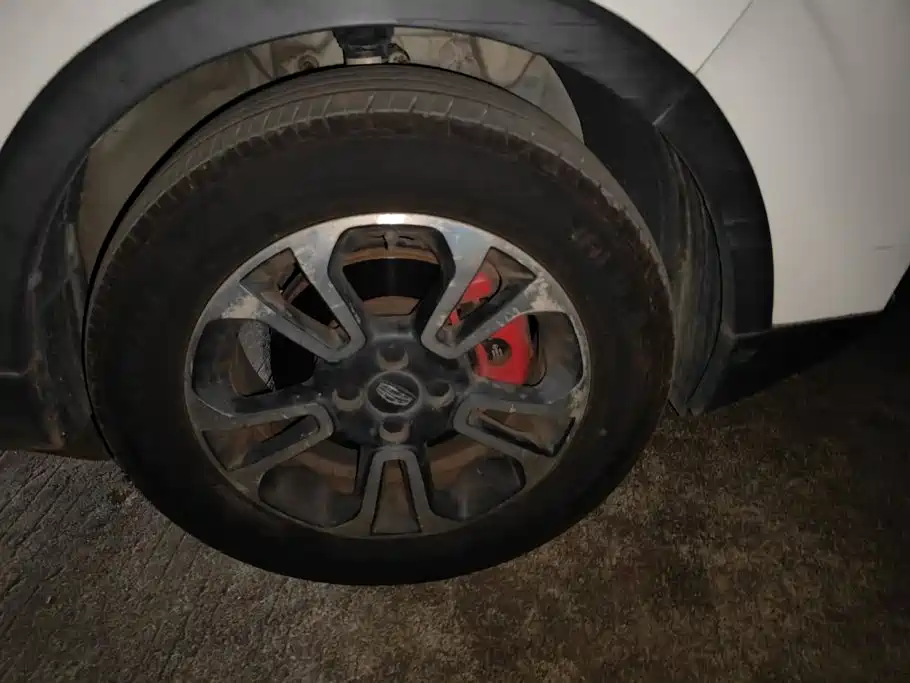 Photo 6 - Geely Vision X3