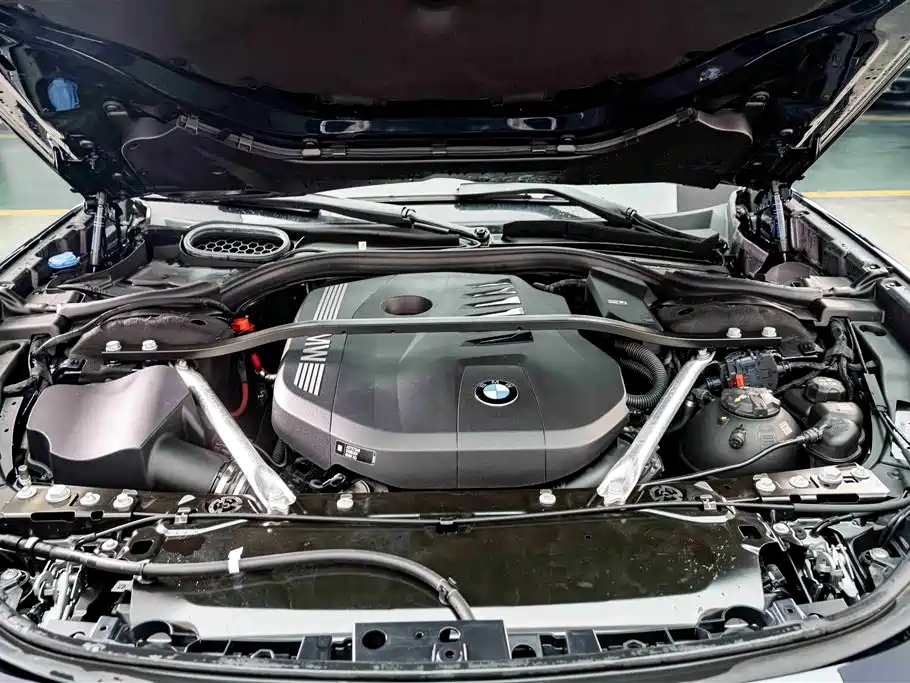 BMW 7 Series 2023 Facelift 740Li Exclusive M Sport Package фото 27