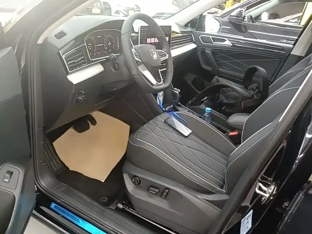 Volkswagen Tiguan L 2024 Outstanding 300TSI Auto 2WD Dragon Soaring Edition фото 15