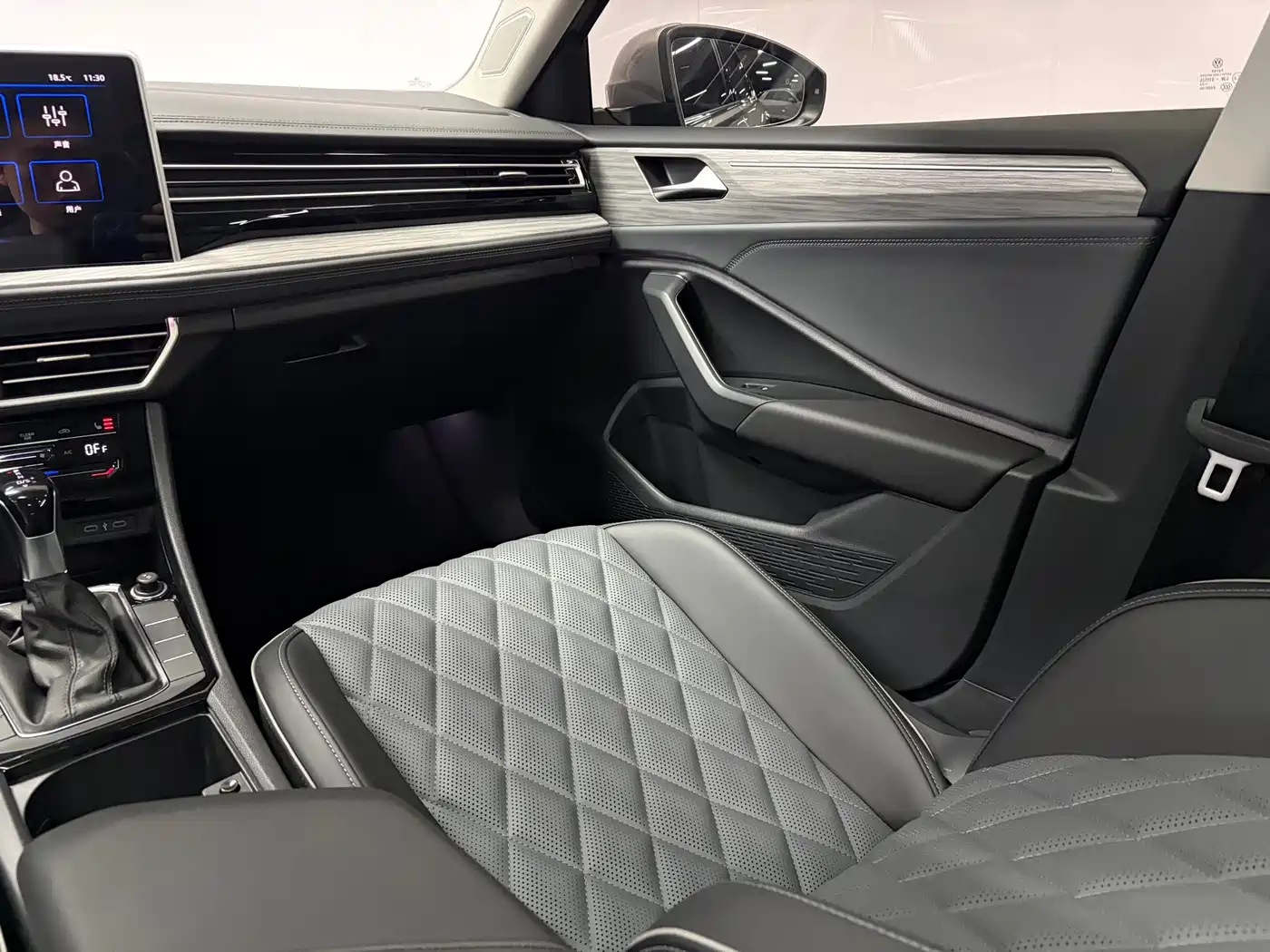 Volkswagen Sagitar 2023 280TSI DSG Excellence Plus Edition фото 10