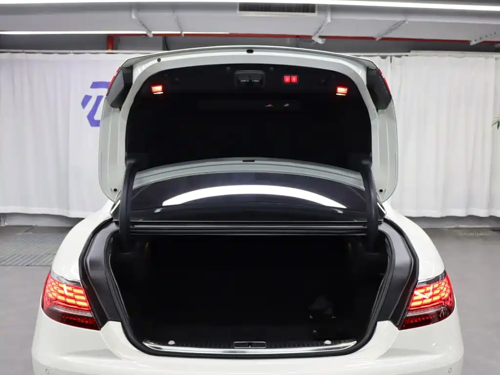 Фото 30 - Mercedes-Benz S-Class