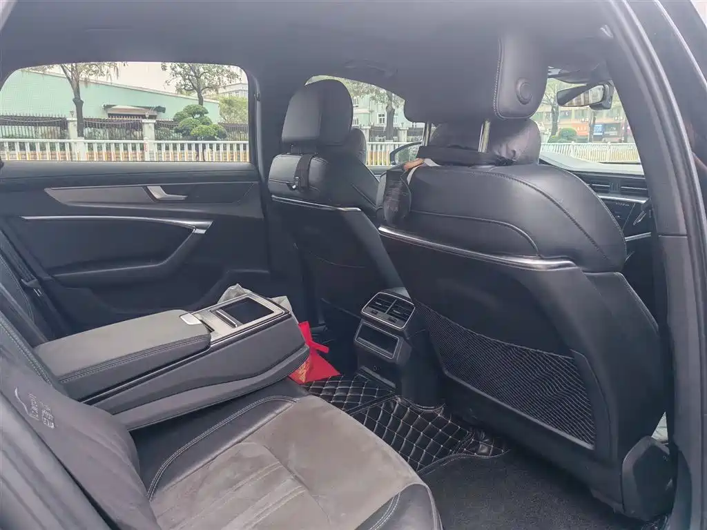 Audi A6L 2020 40 TFSI Luxury Dynamic фото 7