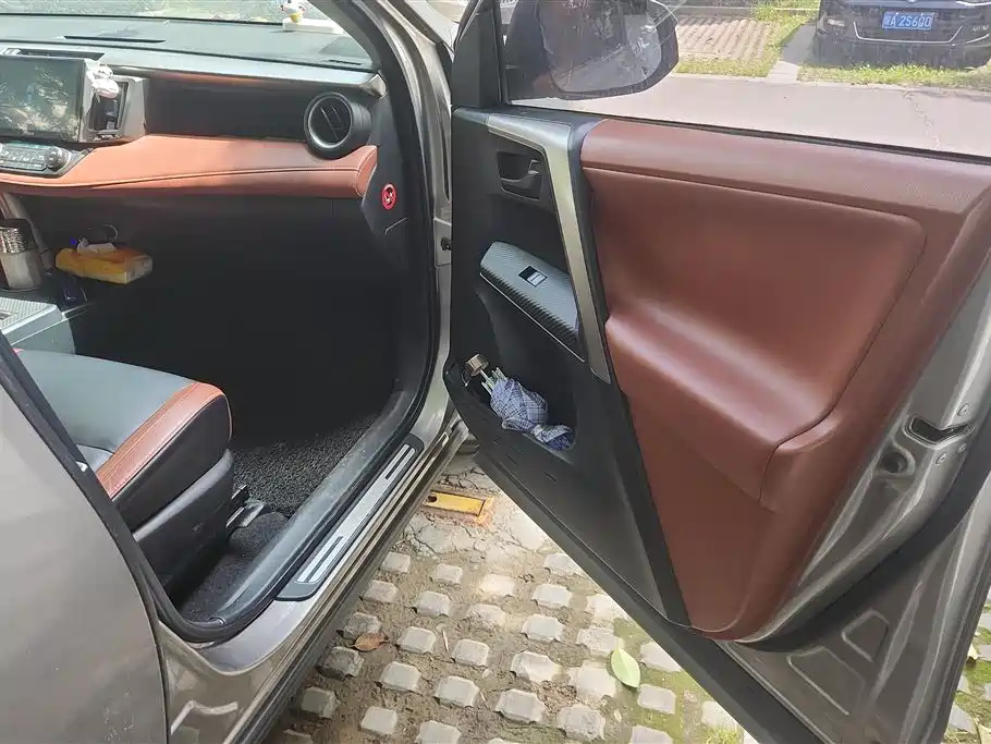 Toyota RAV4 Rongfang 2013 2.5L Auto 4WD Elite фото 8