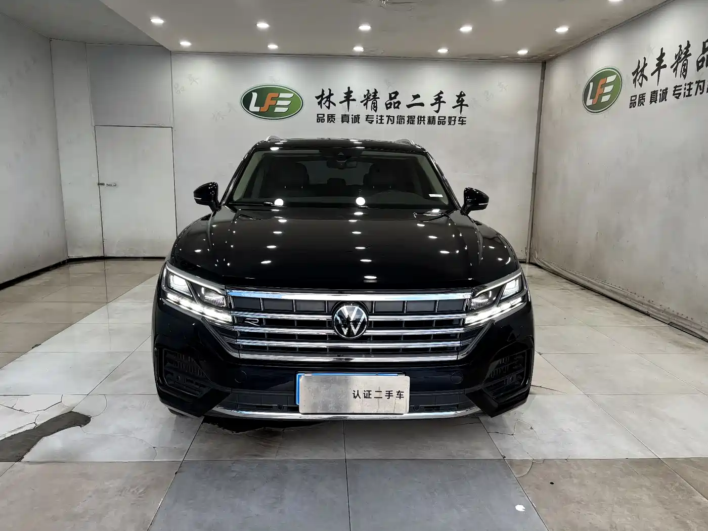 Volkswagen Touareg 2022 3.0TSI Rui Xiang Edition Classic Sport Package фото 2