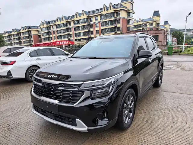 Kia Seltos 1.5L CVT, Люкс
