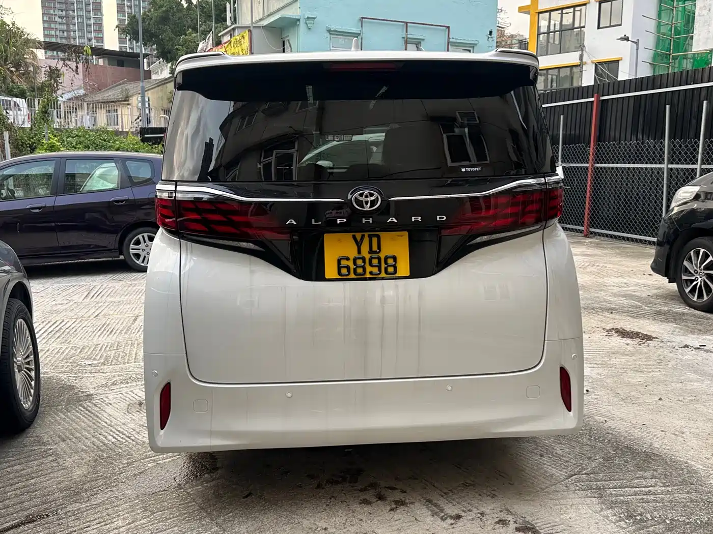 Toyota Alphard 2025 Hybrid 2.5L Ultimate Gold Edition фото 10